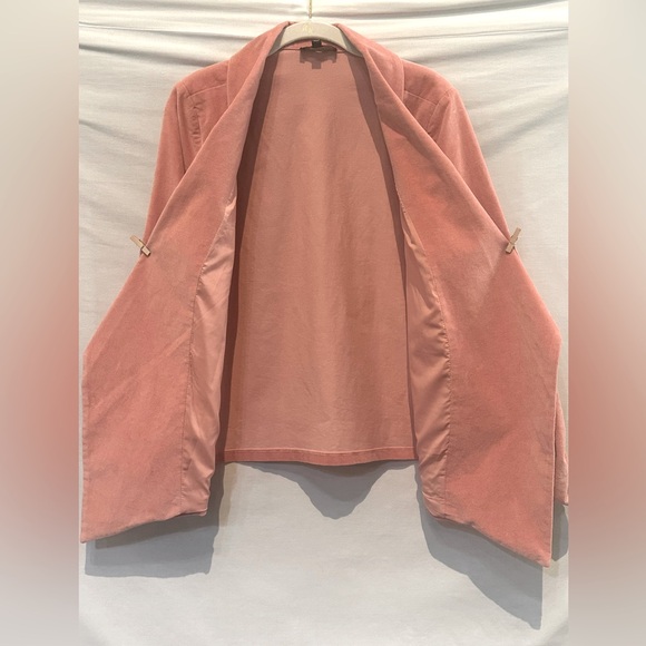 NWOT - DG2 By Diane Gilman Luxuriously Soft Stretch Velvet Asymmetrical Blazer - Picture 3 of 6